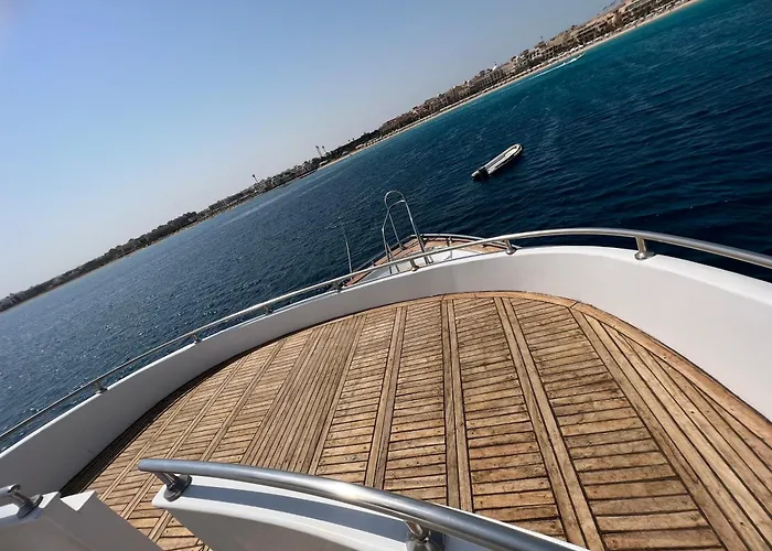 Kuba Luxus Tour - Boat In Sahl Hashesh - Botel