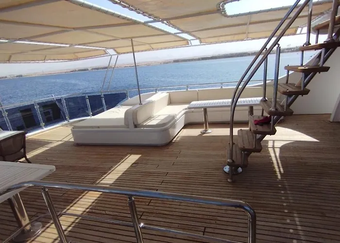 Kuba Luxus Tour - Boat In Sahl Hashesh - Botel *
