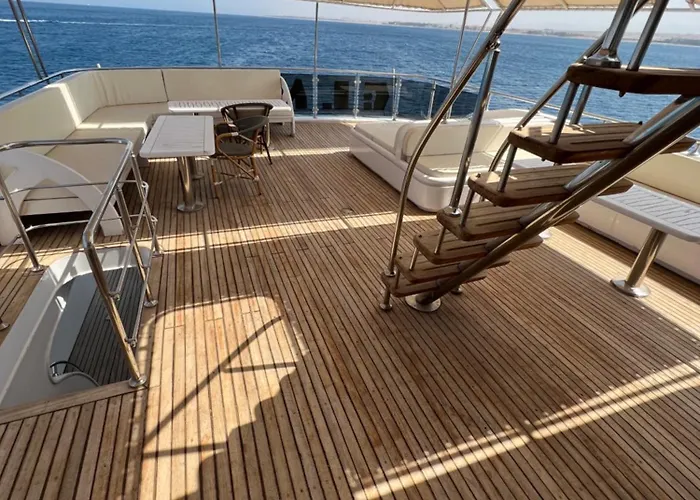 Kuba Luxus Tour - Boat In Sahl Hashesh - *