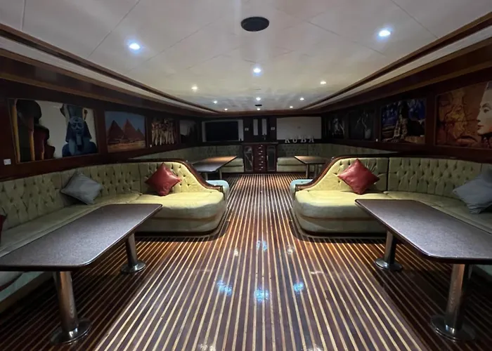Kuba Luxus Tour - Boat In Sahl Hashesh - Botel *