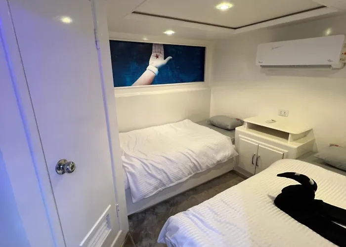 Kuba Luxus Tour - Boat In Sahl Hashesh - *