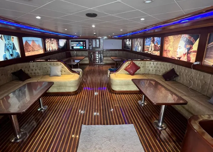 Kuba Luxus Tour - Boat In Sahl Hashesh -