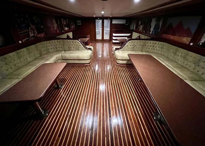Kuba Luxus Tour - Boat In Sahl Hashesh -